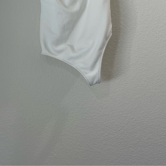 SHOW ME YOUR MUMU Ophelia Ruffle Bodysuit Color Bone Stretch - Picture 11 of 12